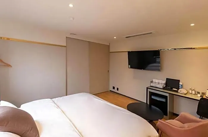 Brown Dot Nampo Jagalchi Hotel 3*