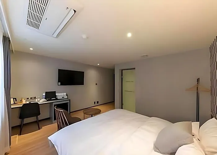 Brown Dot Nampo Jagalchi 3* Busan