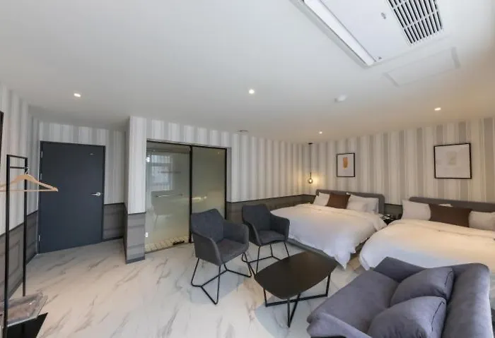 Brown Dot Nampo Jagalchi Hotel 3*